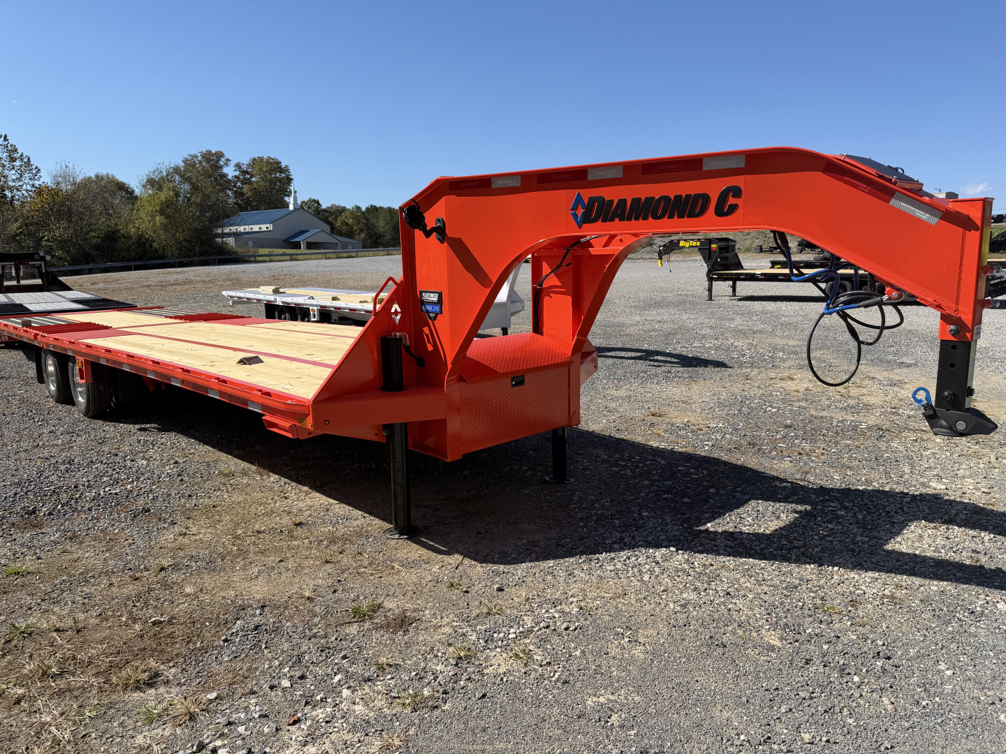 New 2026 Diamond C FMAX210 GOOSENECK TRAILER PACESETTER EDITION HYDRO JACKS & DOVE ALUMINUM OUTER RIMS DISC BRAKES