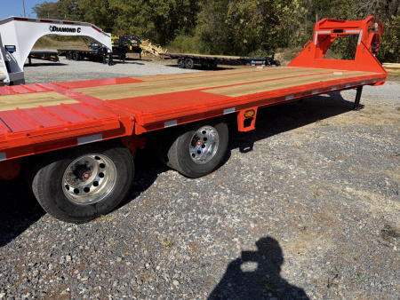 New 2026 Diamond C FMAX210 GOOSENECK TRAILER PACESETTER EDITION HYDRO JACKS & DOVE ALUMINUM OUTER RIMS DISC BRAKES