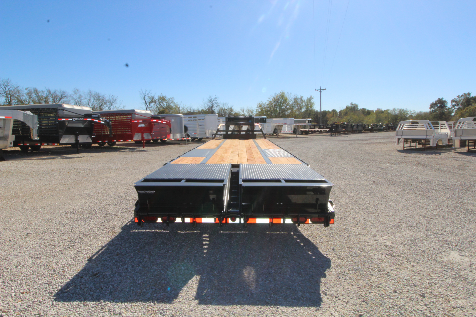New 2026 Diamond T 10230DTF Flatbed Trailer