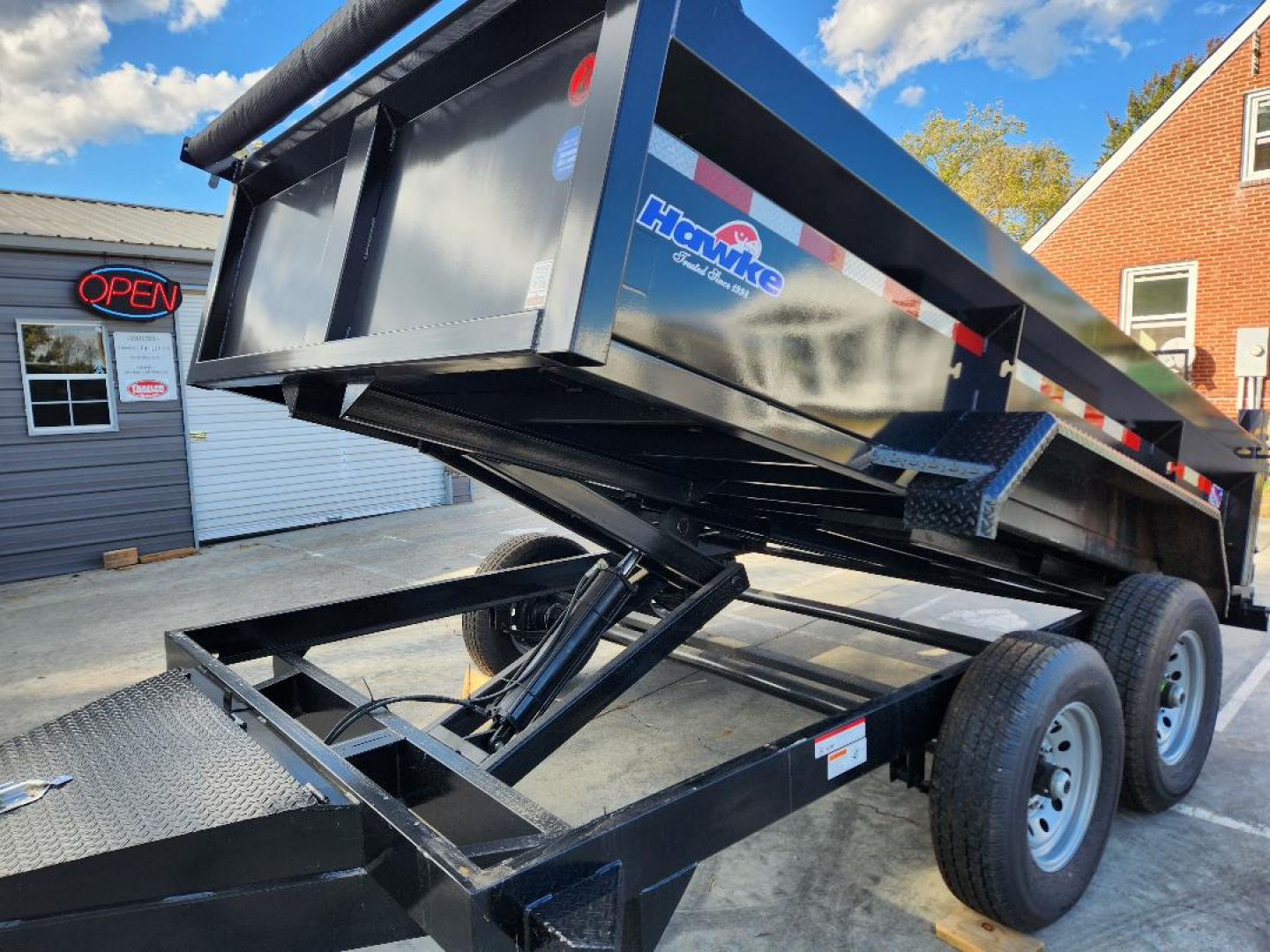New 2025 Hawke Trailers 7X12 Dump Trailer