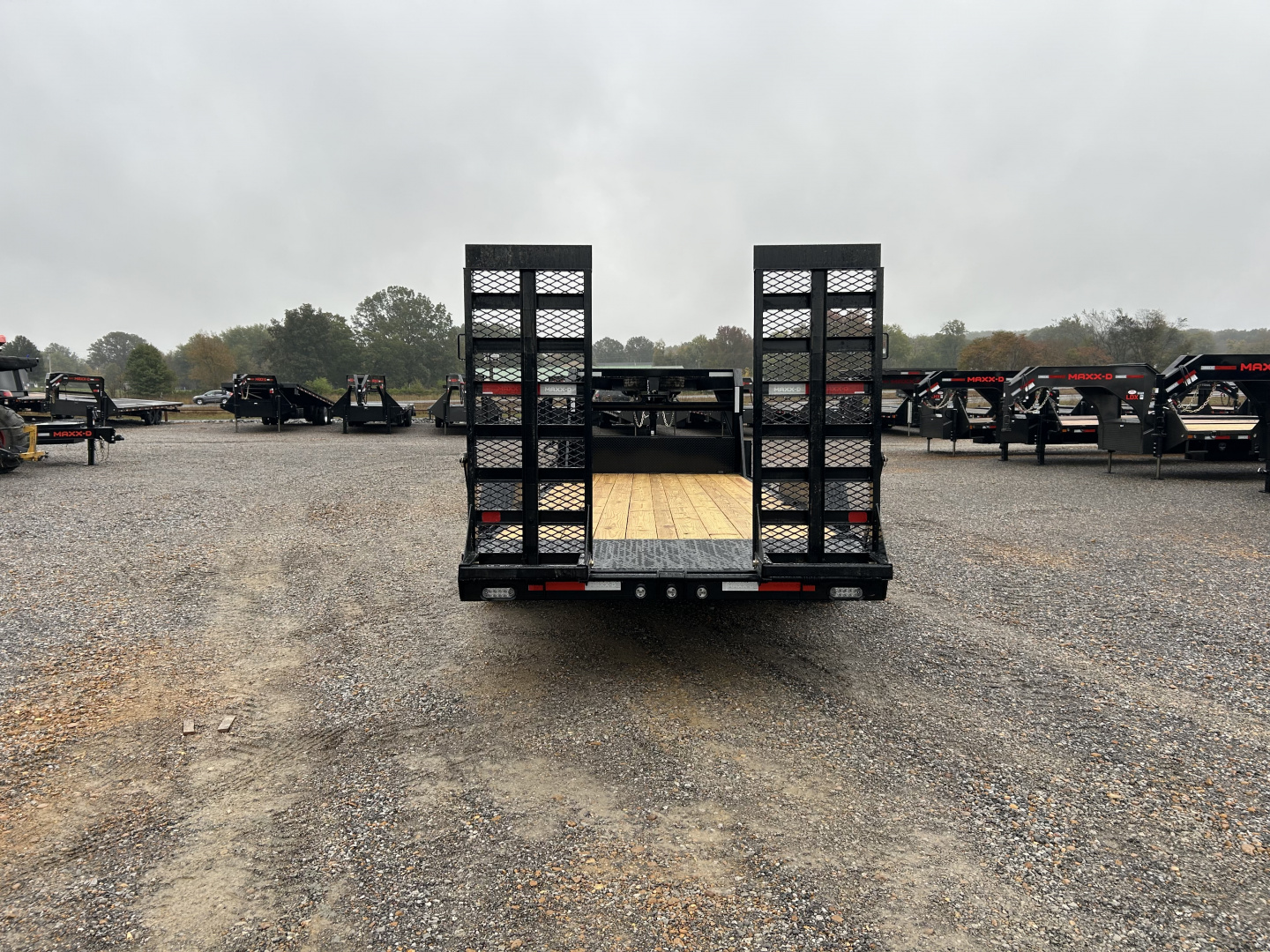 New 2026 MAXXD 83"x22' 15.6k Gooseneck Equipment Trailer
