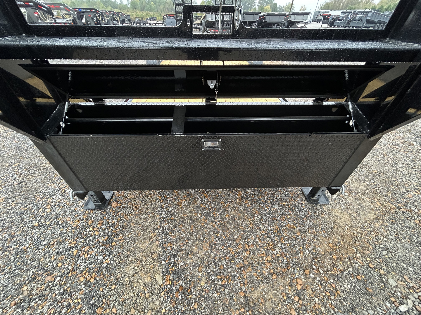 New 2026 MAXXD 83"x22' 15.6k Gooseneck Equipment Trailer