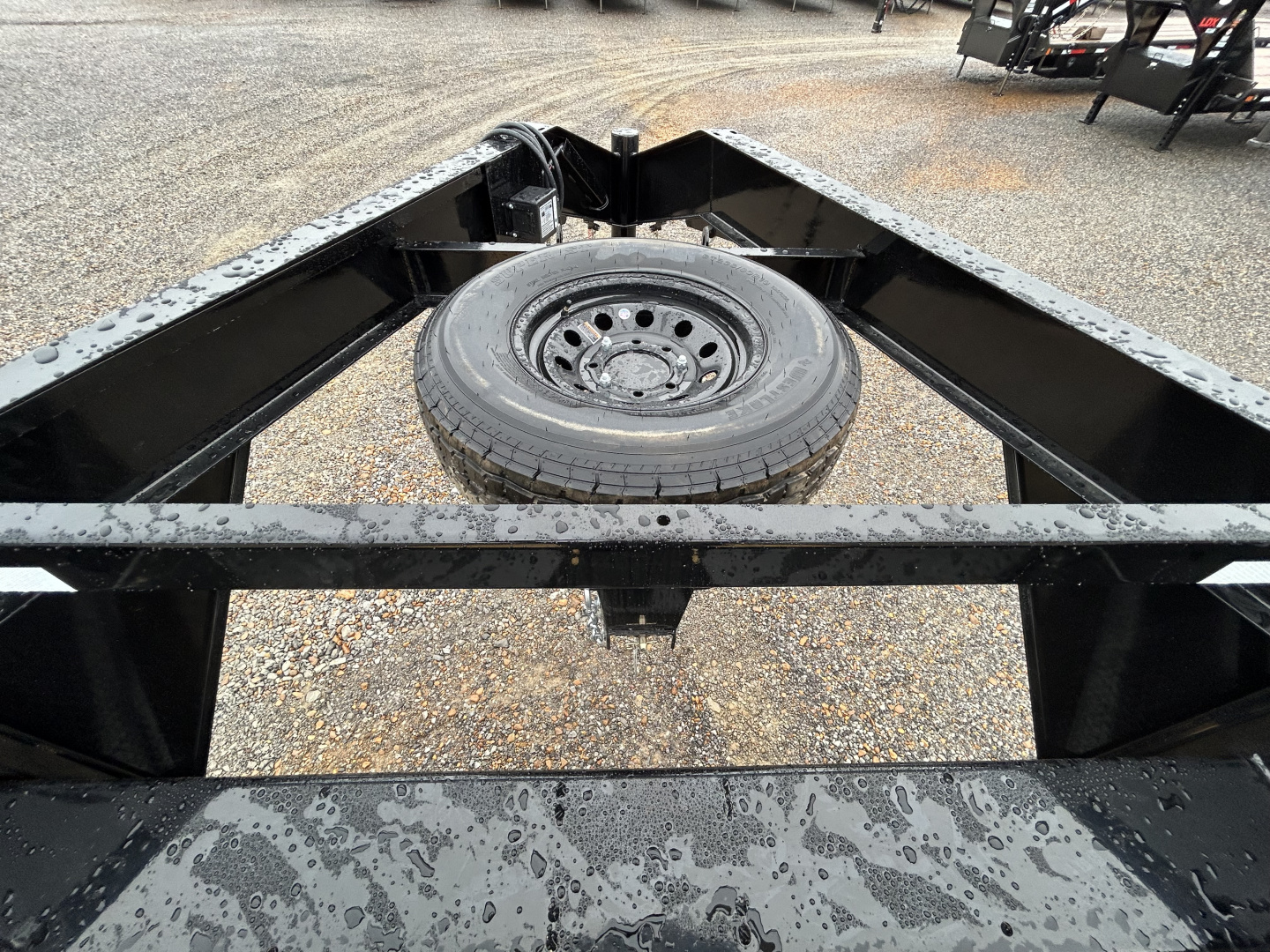 New 2026 MAXXD 83"x22' 15.6k Gooseneck Equipment Trailer