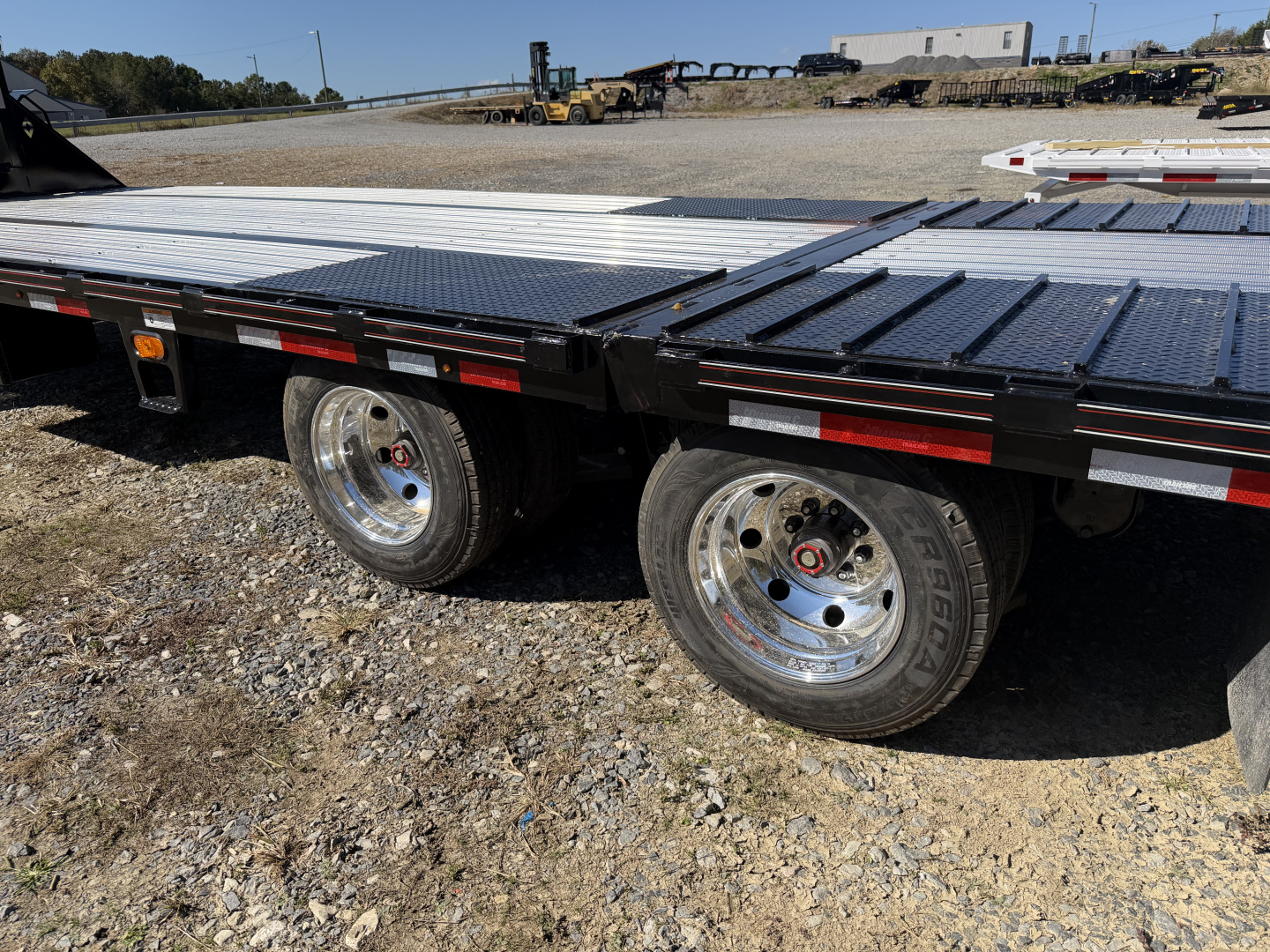 New 2026 Diamond C FMAX212 GOOSENECK TRAILER PACESETTER EDITION ALUMINUM FLOOR & OUTER RIMS HYDRO DOVE & JACKS DISC BRAKES