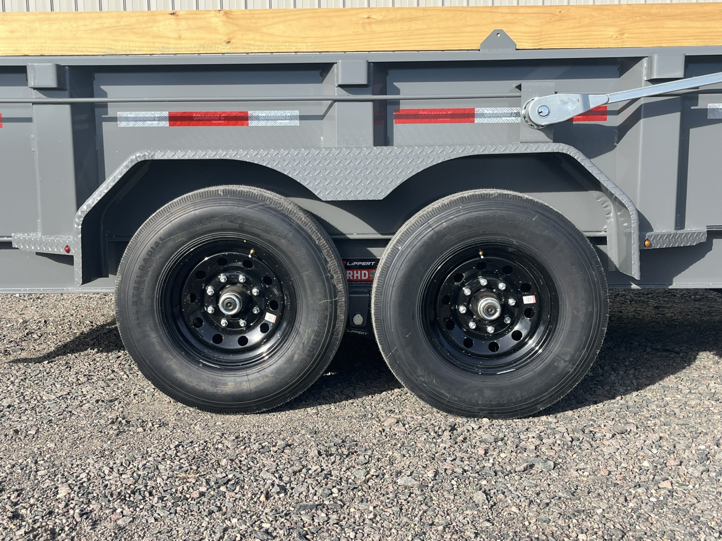 New 2026 16' 14k Diamond C Low Pro Telescopic Dump Trailer