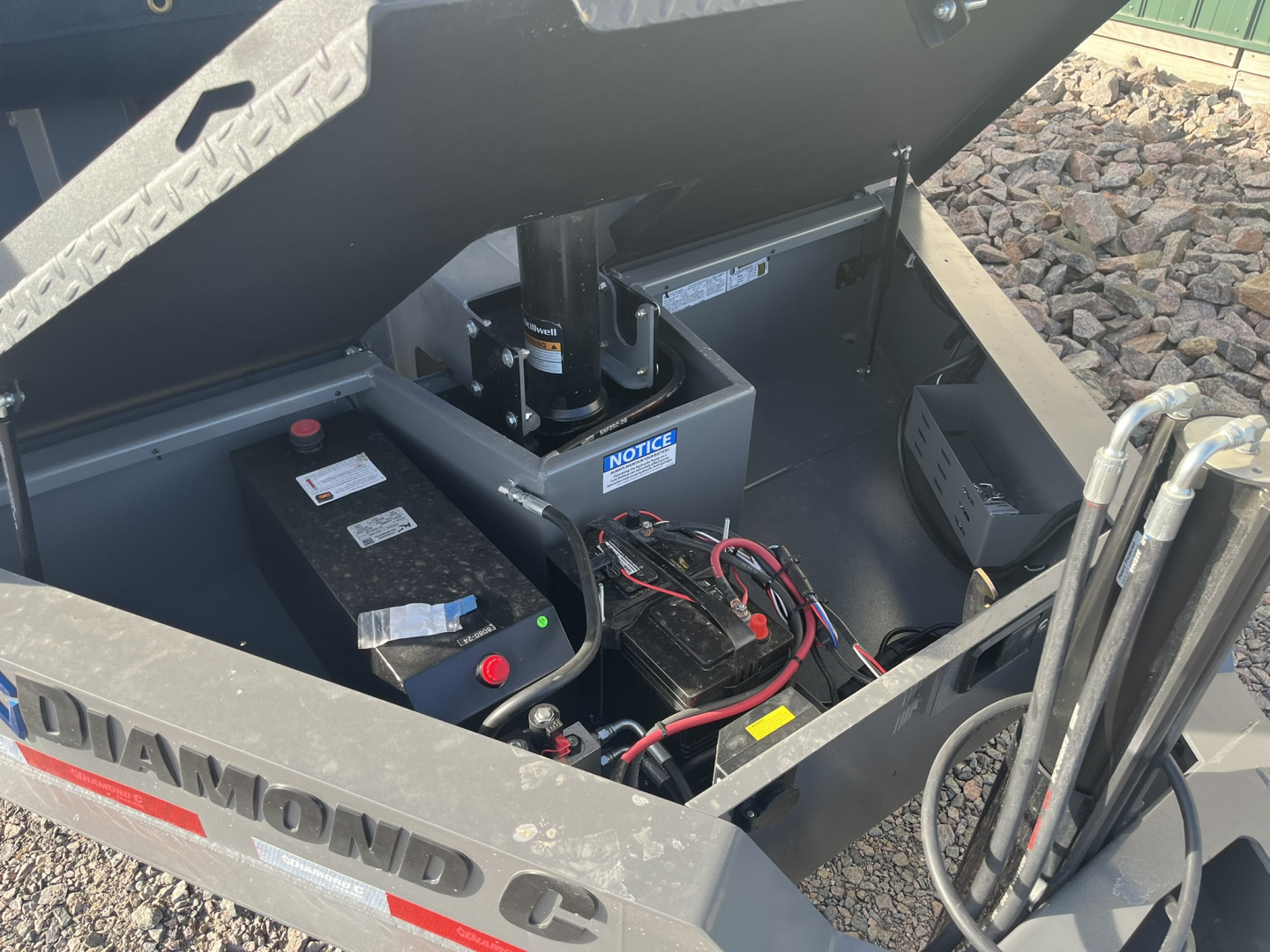 New 2026 16' 14k Diamond C Low Pro Telescopic Dump Trailer