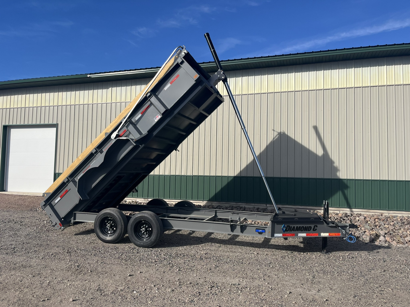 New 2026 16' 14k Diamond C Low Pro Telescopic Dump Trailer