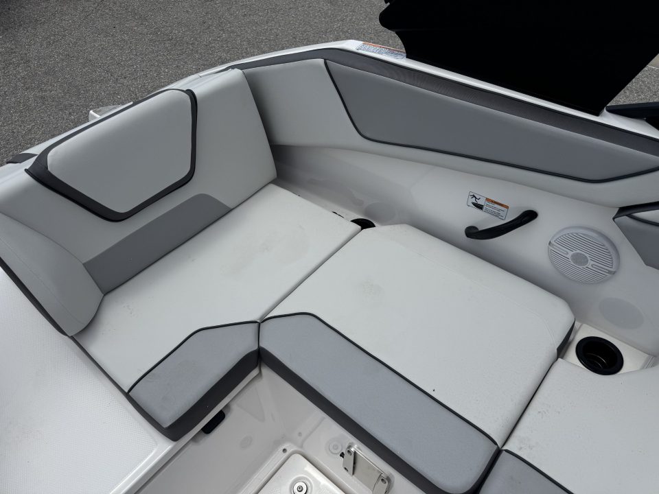 New 2026 Yamaha Boats AR 220 Jet Boat