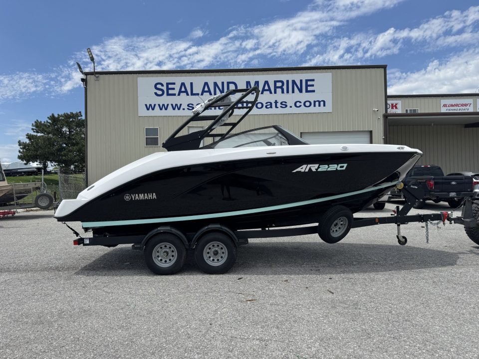 New 2026 Yamaha Boats AR 220 Jet Boat
