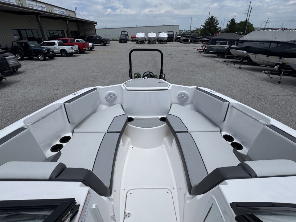New 2026 Yamaha Boats AR 220 Jet Boat