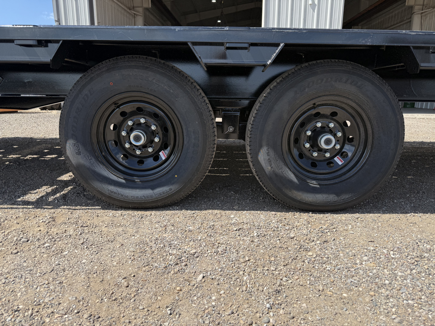 New 2026 PJ 102”x30’ Quest Gooseneck Flatbed w/ Singles – LQ