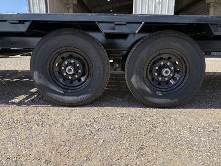 New 2026 PJ 102”x30’ Quest Gooseneck Flatbed w/ Singles – LQ