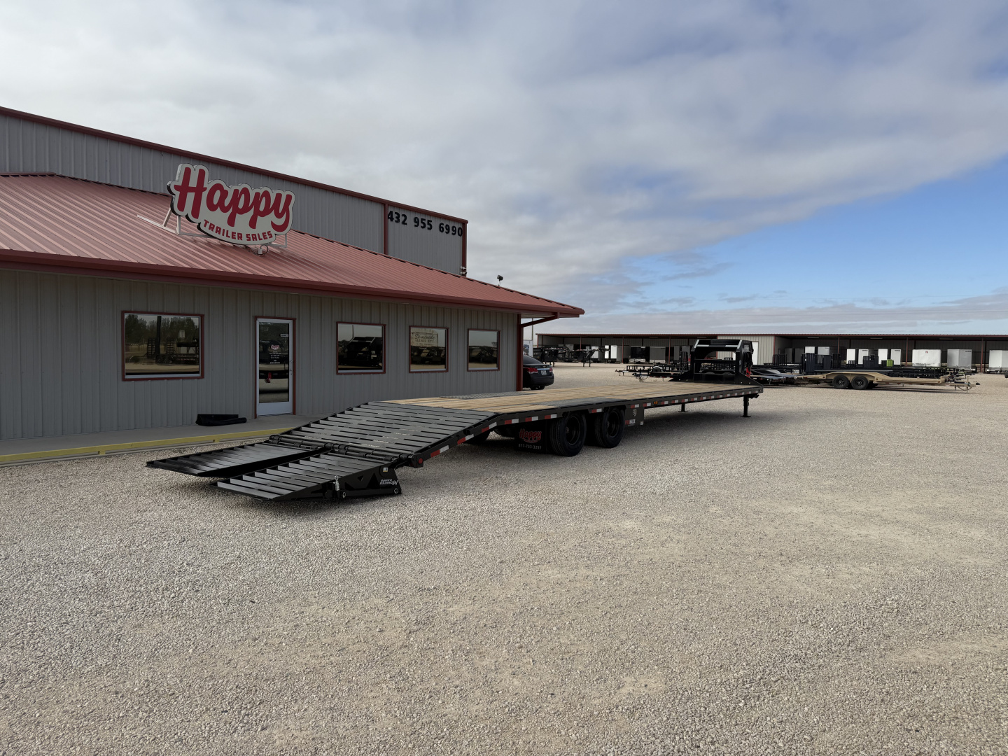 New 2026 PJ 102"x40' GN Low-Pro Air-Ride Flatbed w/ Duals - LD