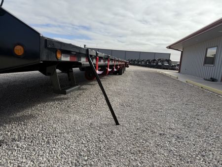 New 2026 PJ 102"x40' GN Low-Pro Air-Ride Flatbed w/ Duals - LD