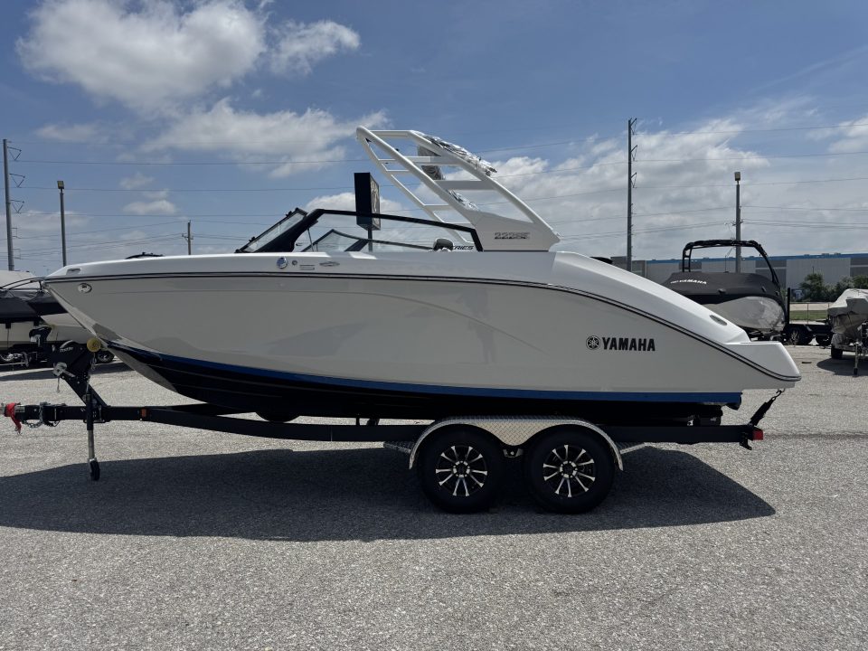 New 2026 Yamaha Boats 222 SE Jet Boat