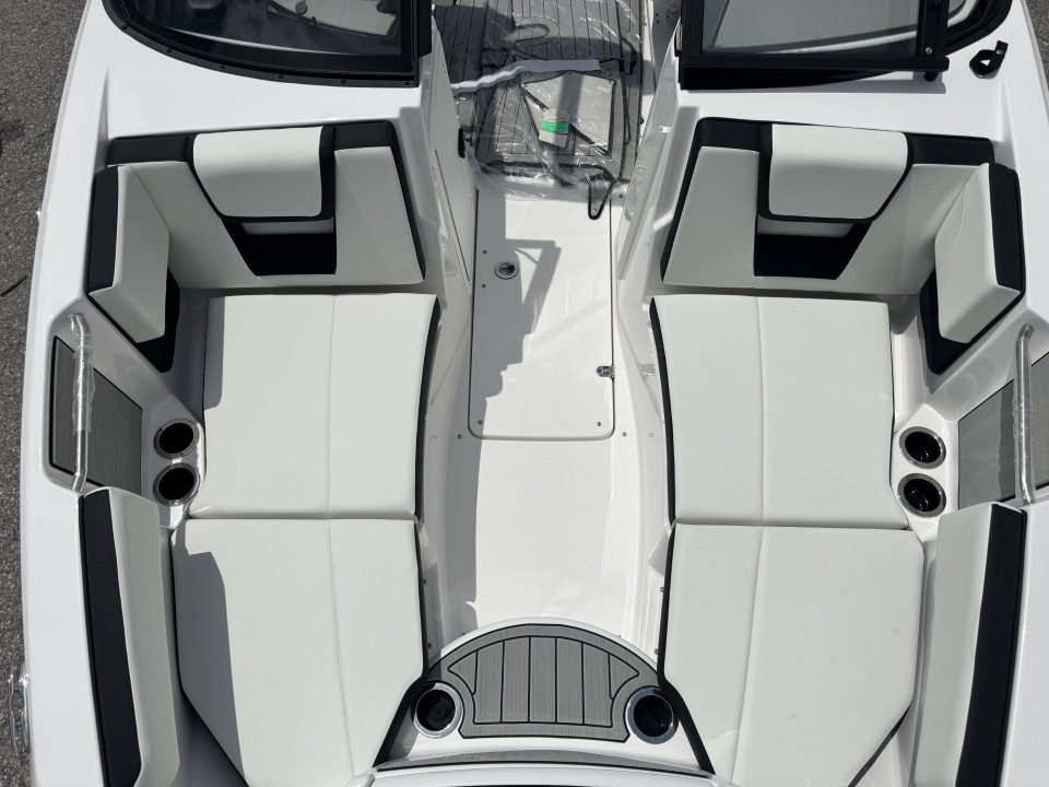 New 2026 Yamaha Boats 222 SE Jet Boat