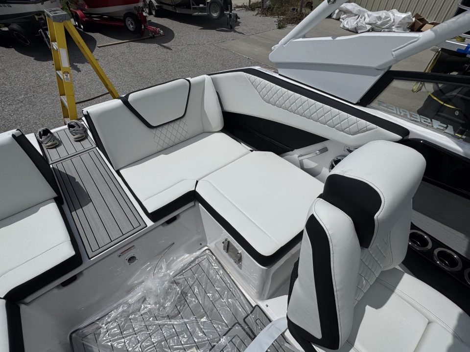 New 2026 Yamaha Boats 222 SE Jet Boat