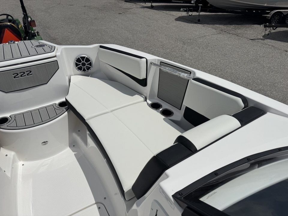 New 2026 Yamaha Boats 222 SE Jet Boat