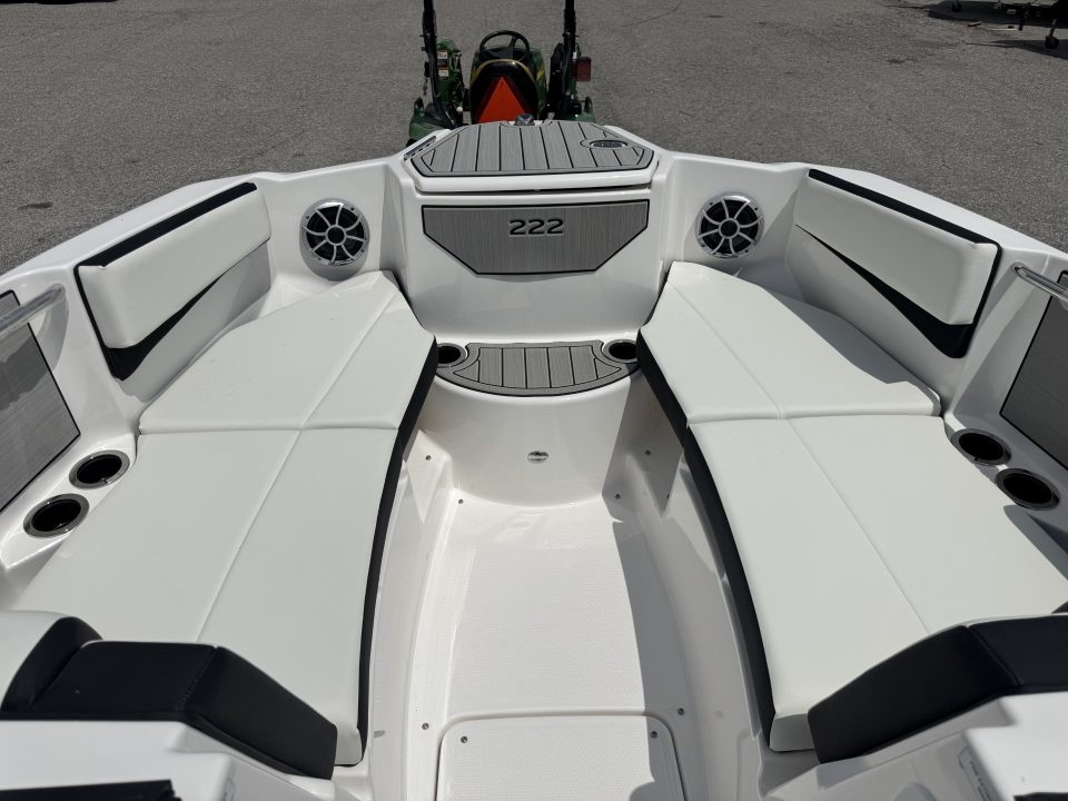 New 2026 Yamaha Boats 222 SE Jet Boat