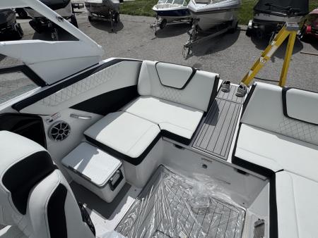 New 2026 Yamaha Boats 222 SE Jet Boat