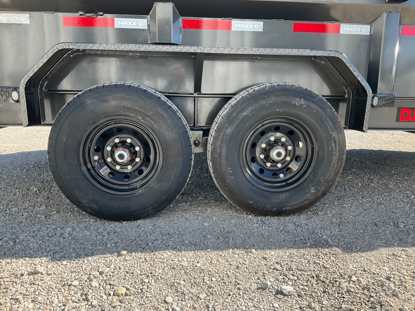 New 2026 MAXX-D 83”x14’ BP Dump w/ 24” Sides – DJX
