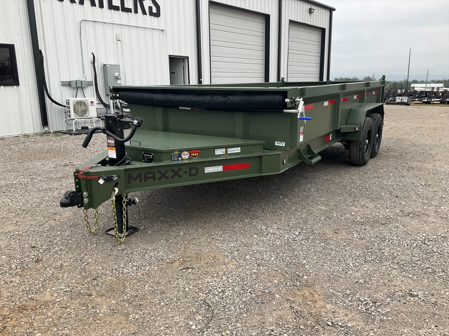 New 2026 MAXX-D 83”x16’ BP Dump w/ 24” Sides – DJX