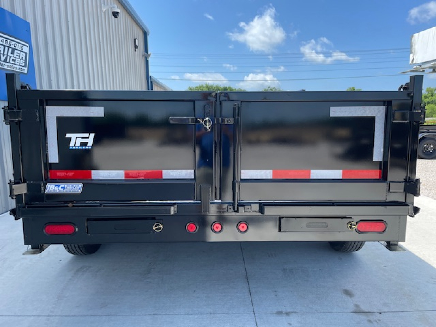 New 2026 TOP HAT 83X14 BUMPER PULL DUMP TRAILER (2) TANDEM 7000# AXLES,2' WALLS