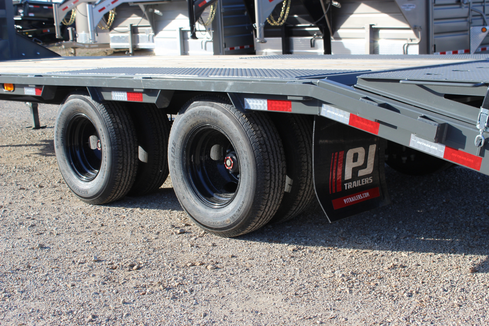 New 2026 PJ Trailers LD 26' Gooseneck Flatbed Trailer
