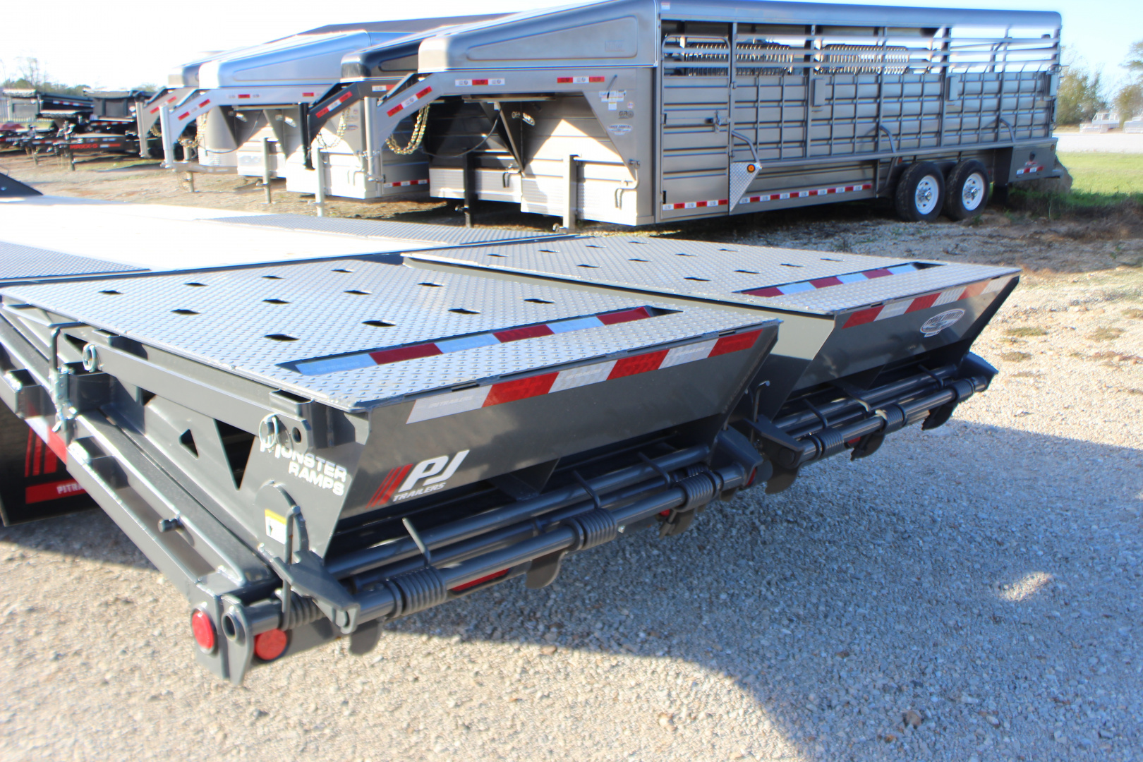 New 2026 PJ Trailers LD 26' Gooseneck Flatbed Trailer