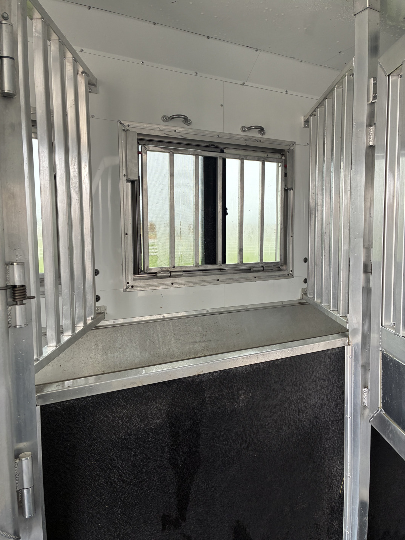 Used 2019 SMC Laramie 4H 15LQ Horse Trailer