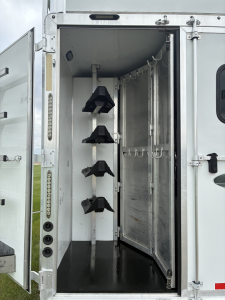 Used 2019 SMC Laramie 4H 15LQ Horse Trailer
