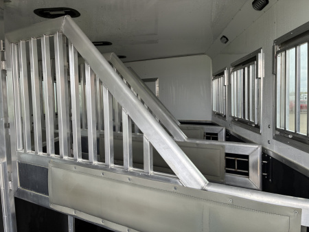 Used 2019 SMC Laramie 4H 15LQ Horse Trailer
