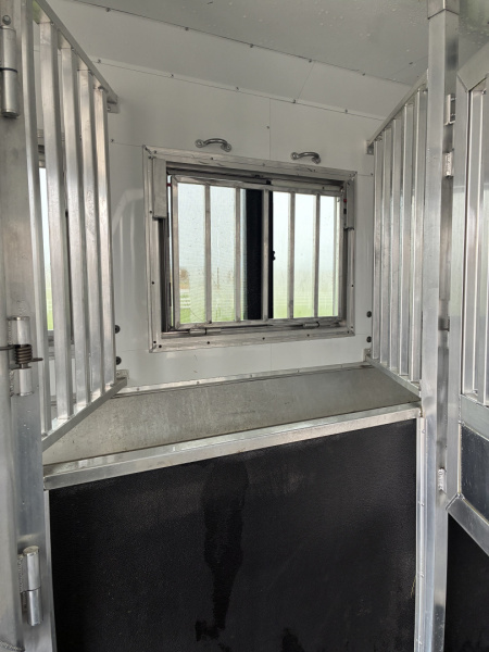 Used 2019 SMC Laramie 4H 15LQ Horse Trailer
