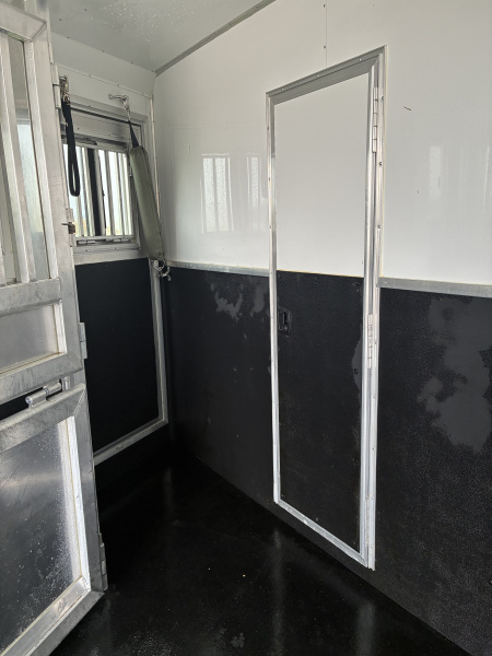Used 2019 SMC Laramie 4H 15LQ Horse Trailer