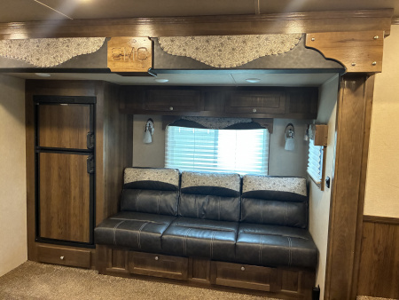 Used 2019 SMC Laramie 4H 15LQ Horse Trailer