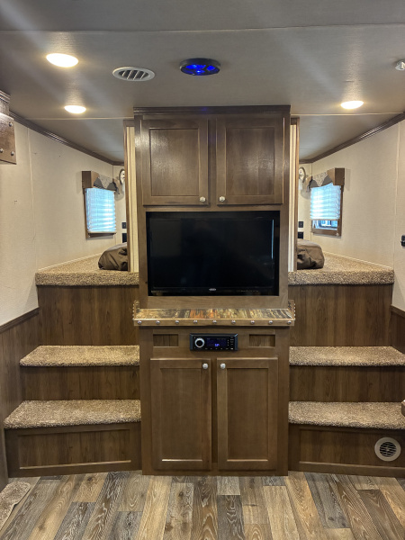 Used 2019 SMC Laramie 4H 15LQ Horse Trailer