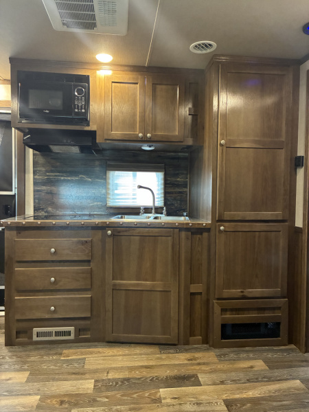 Used 2019 SMC Laramie 4H 15LQ Horse Trailer