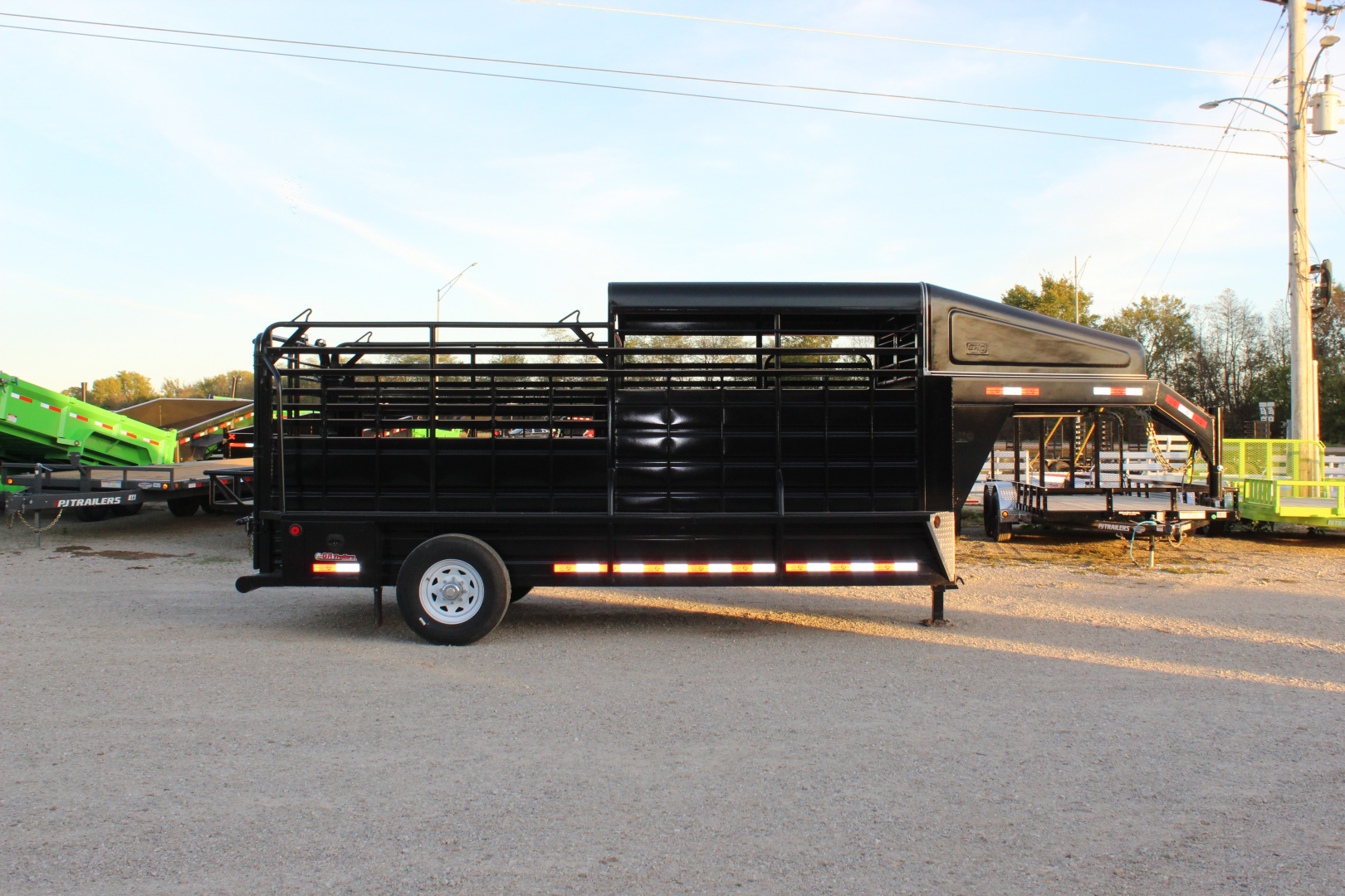 New 2025 GR Trailer 6.8 x 16 Gooseneck Half -Top Livestock