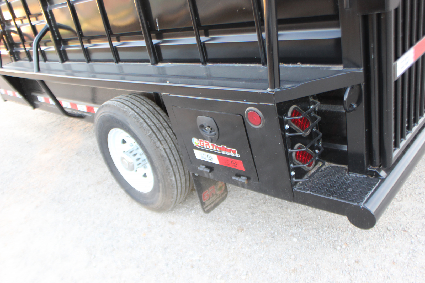 New 2025 GR Trailer 6.8 x 16 Gooseneck Half -Top Livestock