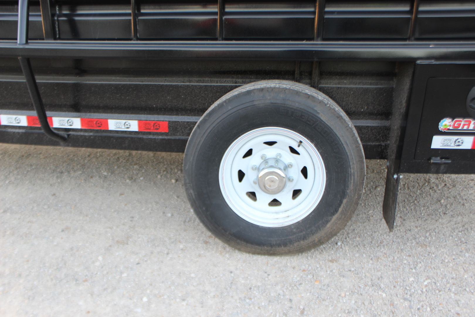 New 2025 GR Trailer 6.8 x 16 Gooseneck Half -Top Livestock