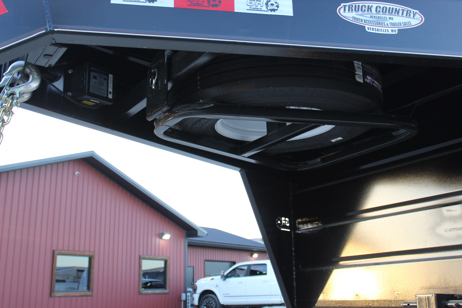 New 2025 GR Trailer 6.8 x 16 Gooseneck Half -Top Livestock