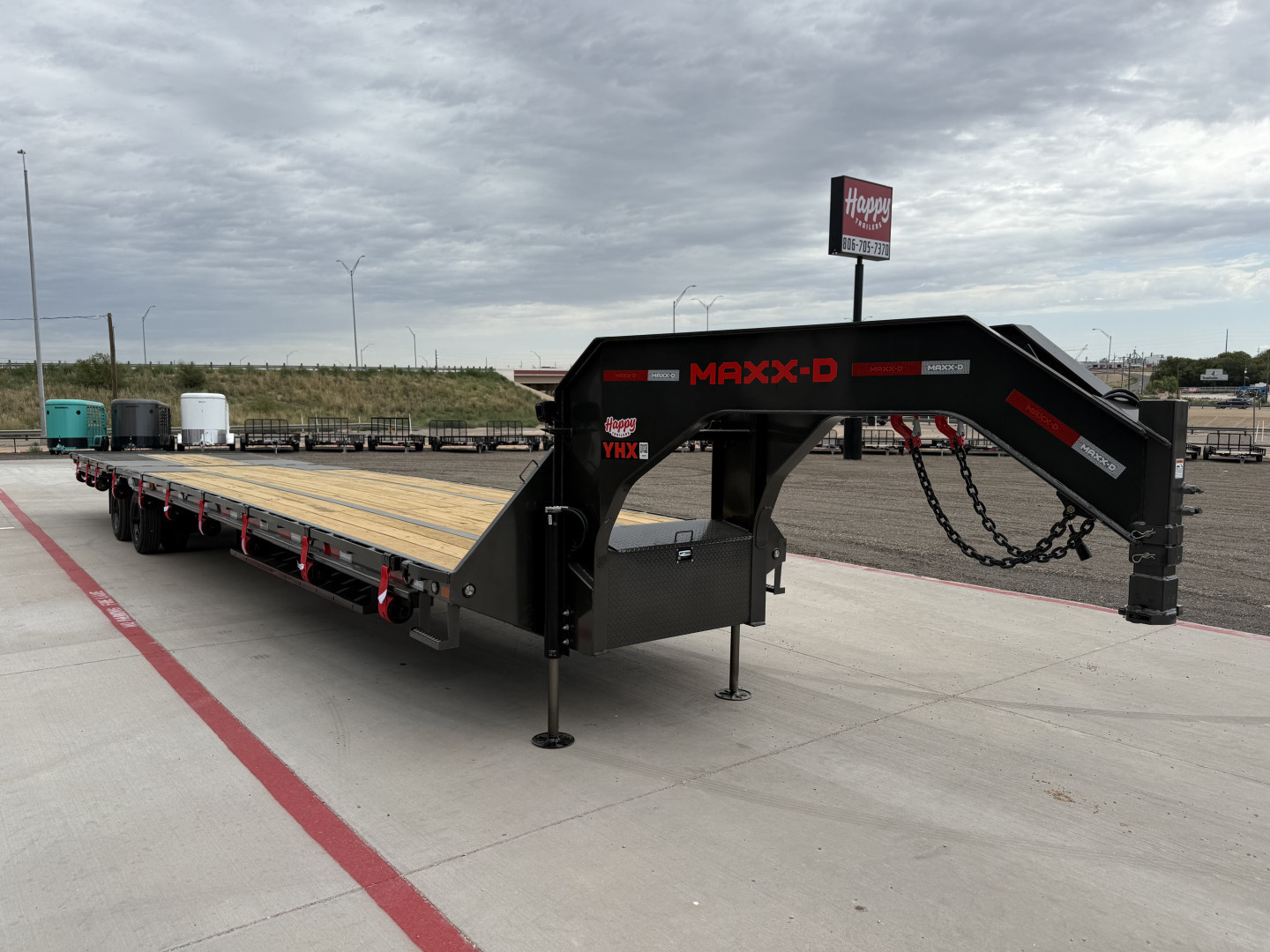 New 2026 MAXX-D 102”x40’ Hydraulic Dovetail GN Engineered Air-Ride Flatbed – 40K YHX