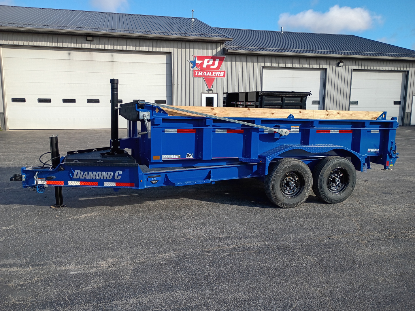 New 2026 Diamond C Trailers LPT207 14X82