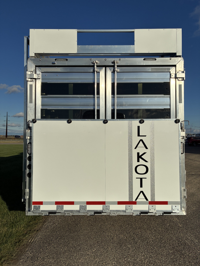 New 2026 Lakota Colt 11' LQ 16' Stock/Combo Horse Trailer