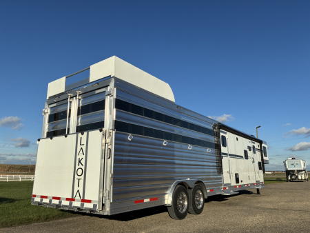 New 2026 Lakota Colt 11' LQ 16' Stock/Combo Horse Trailer
