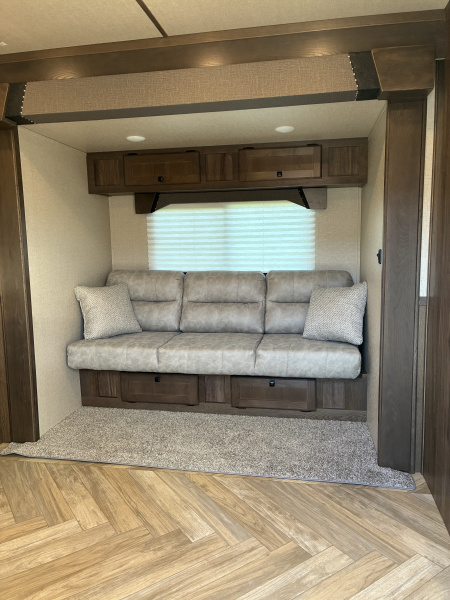 New 2026 Lakota Colt 11' LQ 16' Stock/Combo Horse Trailer