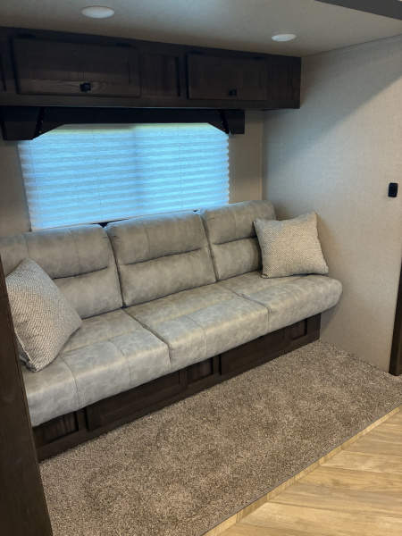 New 2026 Lakota Colt 11' LQ 16' Stock/Combo Horse Trailer