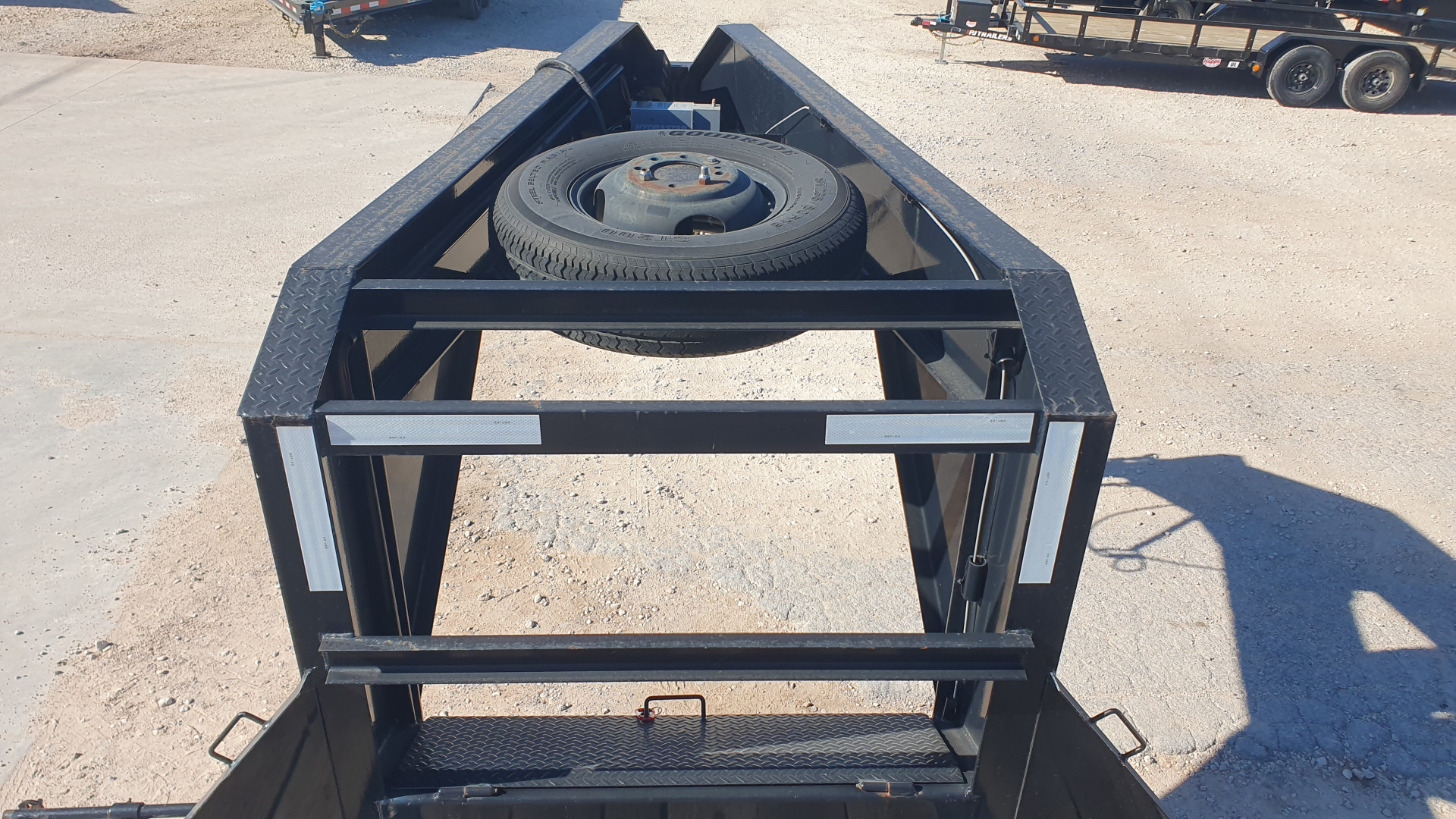 Used 2021 PJ 102''x40' GN Flatdeck w/ Monster Ramps