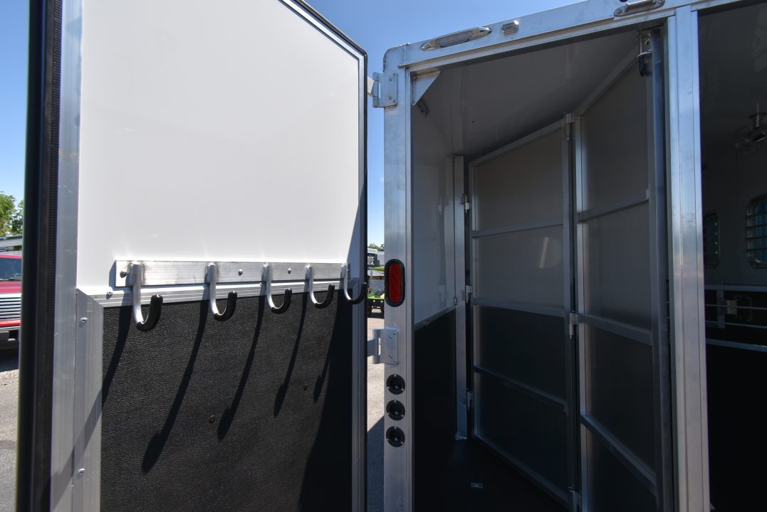 New 2027 Kiefer Manufacturing Kruiser 3 Horse BP Horse Trailer