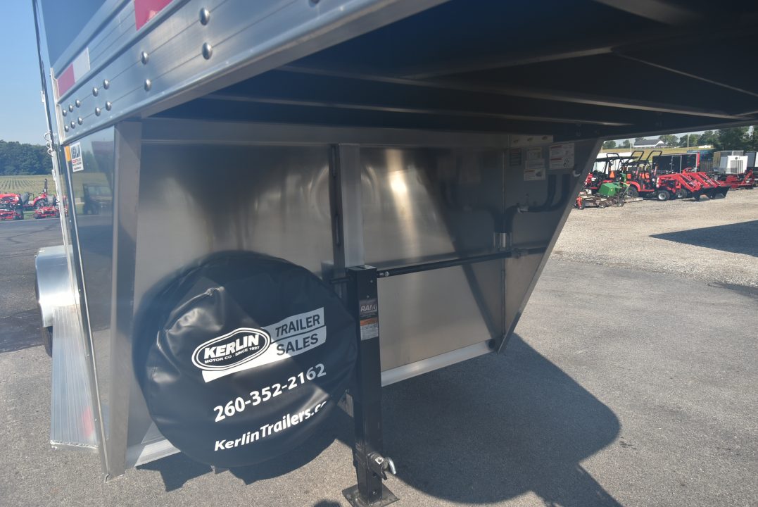New 2027 Merhow Trailers Bronco 7300 Horse Trailer